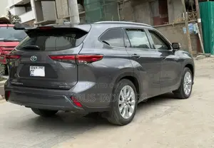 New Toyota Highlander Hybrid Limited 2024 Gray