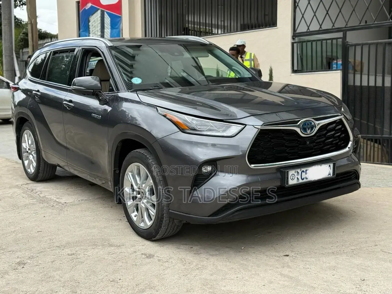 New Toyota Highlander Hybrid Limited 2024 Gray