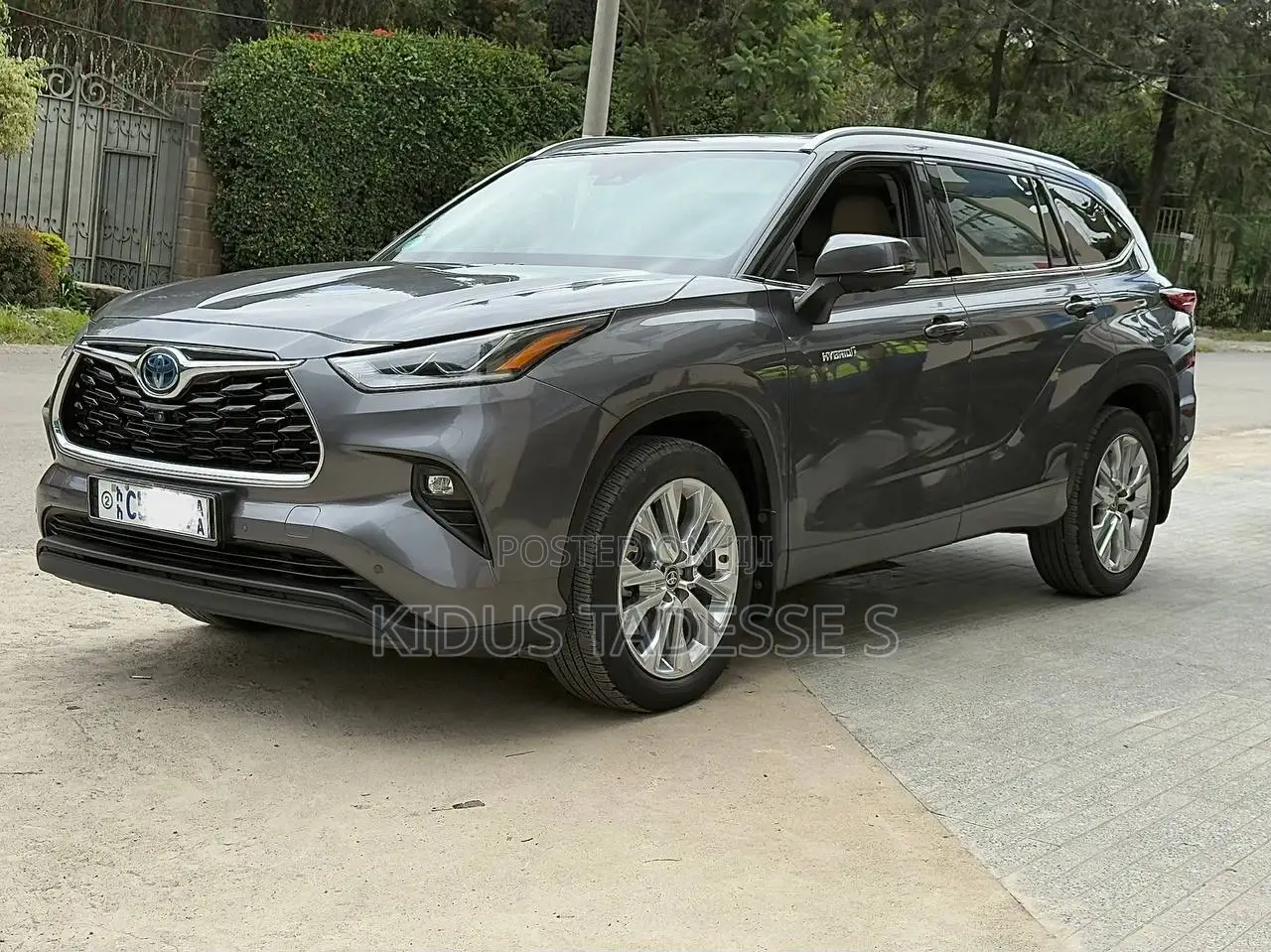 New Toyota Highlander Hybrid Limited 2024 Gray
