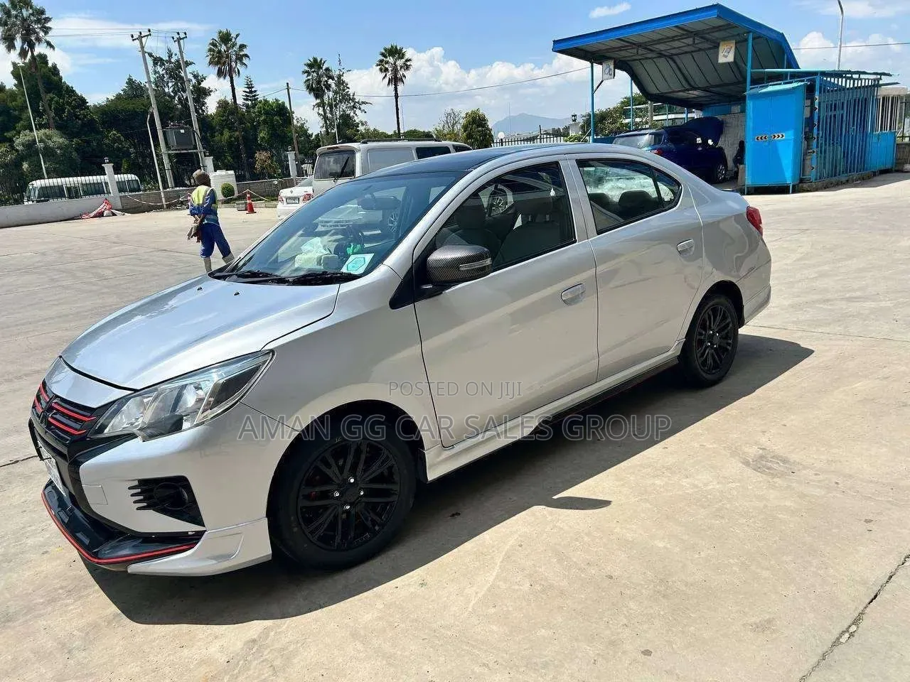 Mitsubishi Attrage 2023 Silver