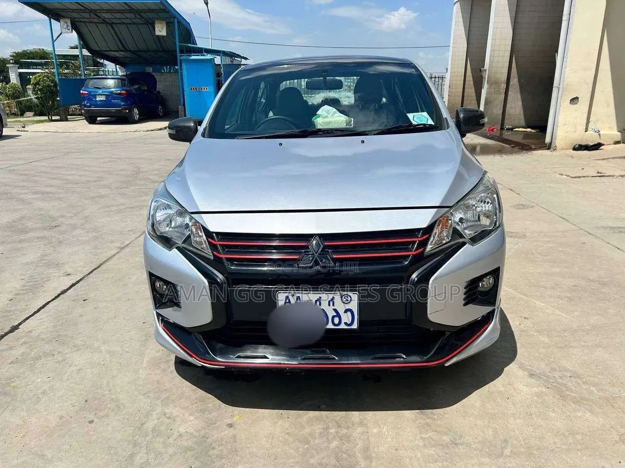 Mitsubishi Attrage 2023 Silver
