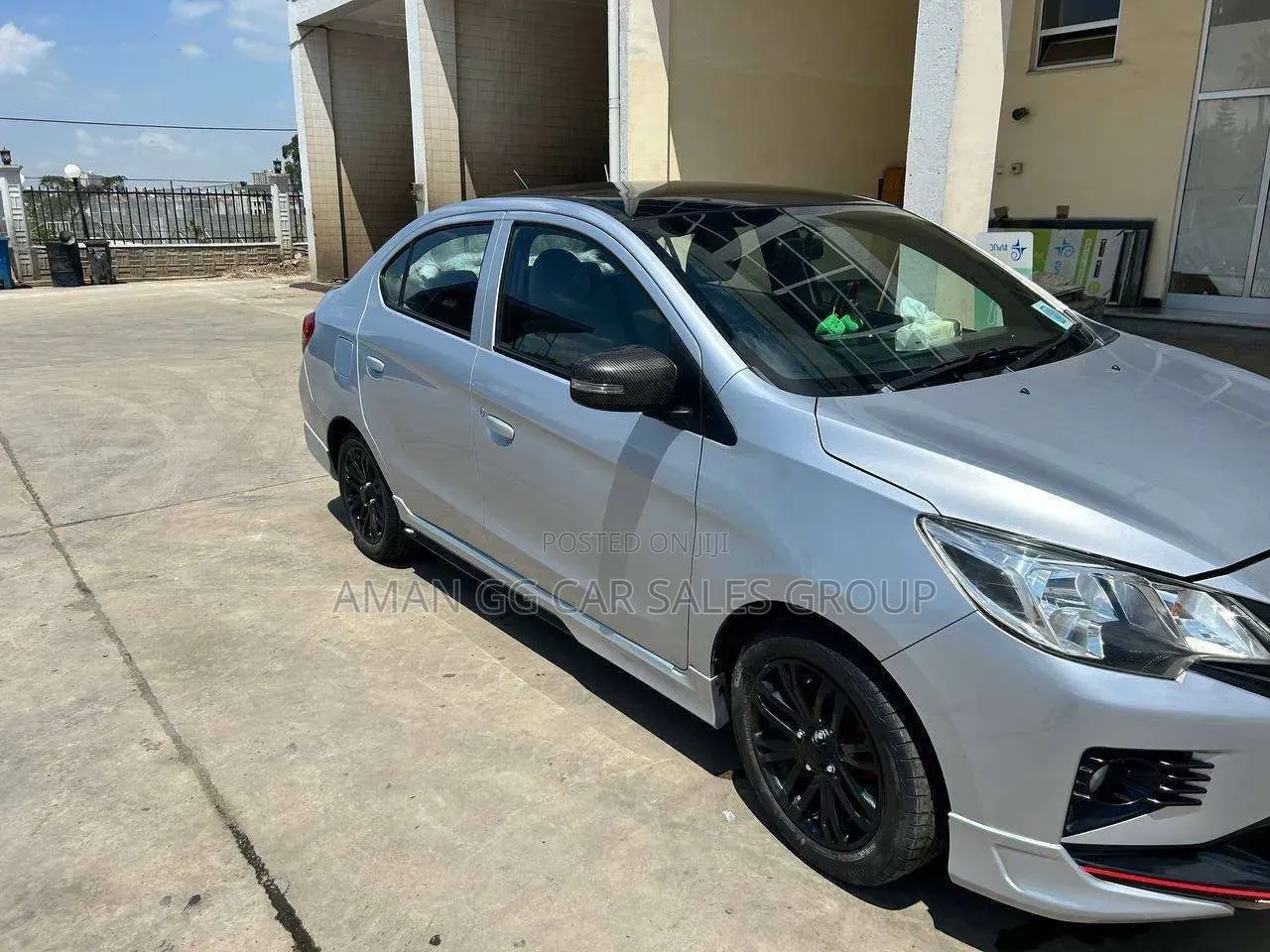 Mitsubishi Attrage 2023 Silver