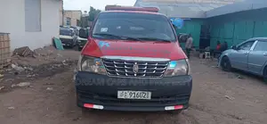 Toyota HiAce 2009 Red