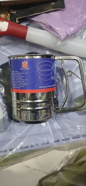 This Is a Br Kitchen Baking Icing Sieve Mesh Flour Sifter.