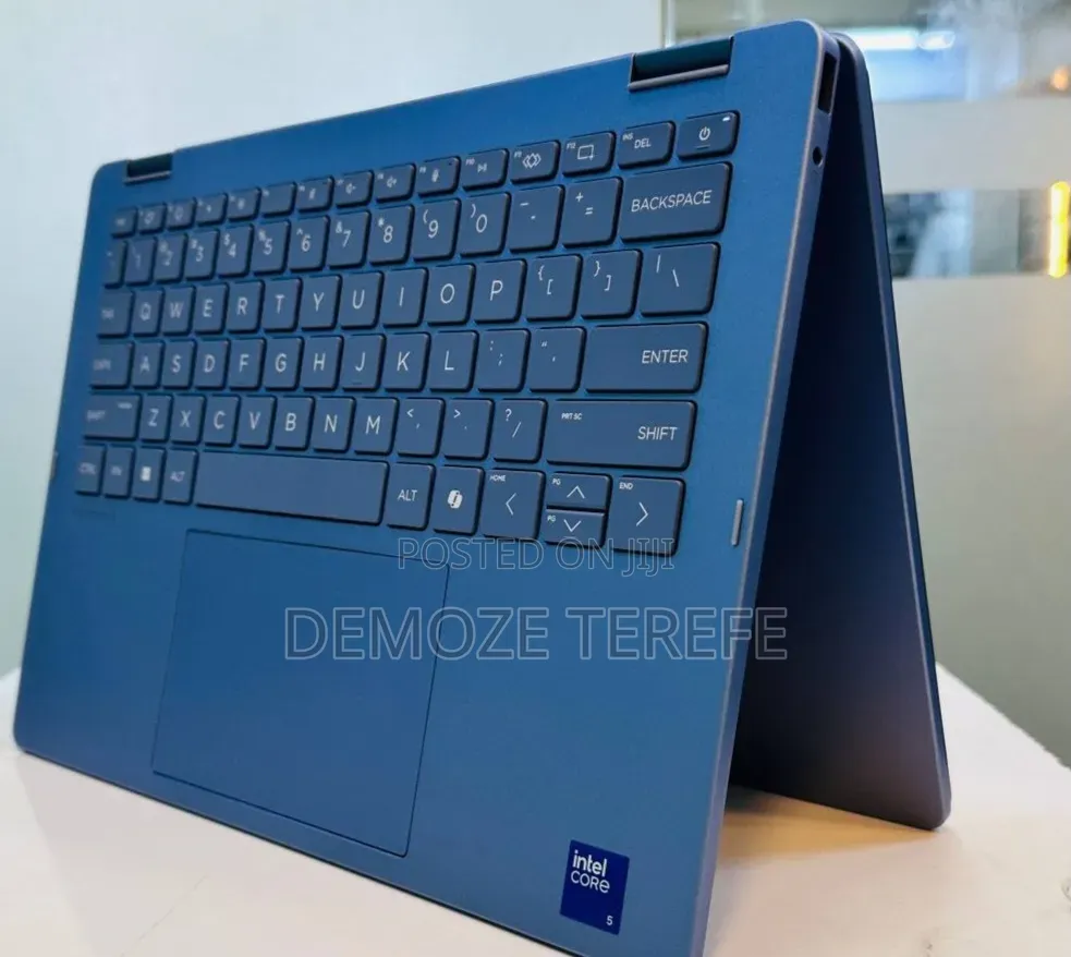 New Laptop HP OmniBook 5 Flip 16GB Intel Core 5 SSD 512GB