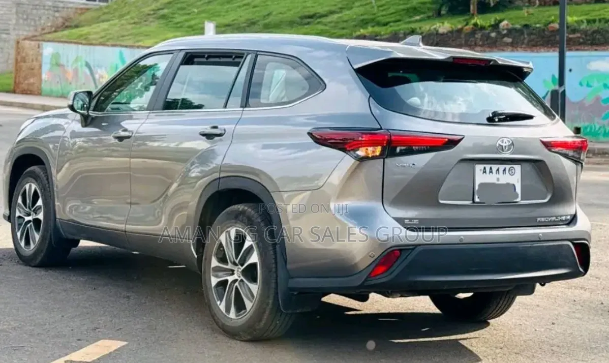 Toyota Highlander 2025 Gray