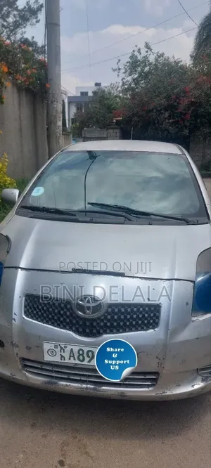 Toyota Yaris 1.0 2006 Silver