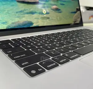 New Laptop Apple MacBook Air 2025 M4 24GB Apple M4 SSD 512GB
