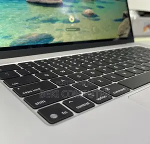 New Laptop Apple MacBook Air 2025 M4 24GB Apple M4 SSD 512GB
