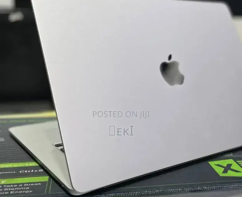 New Laptop Apple MacBook Air 2025 M4 24GB Apple M4 SSD 512GB