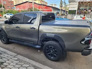 Toyota Hilux 2021 Gray