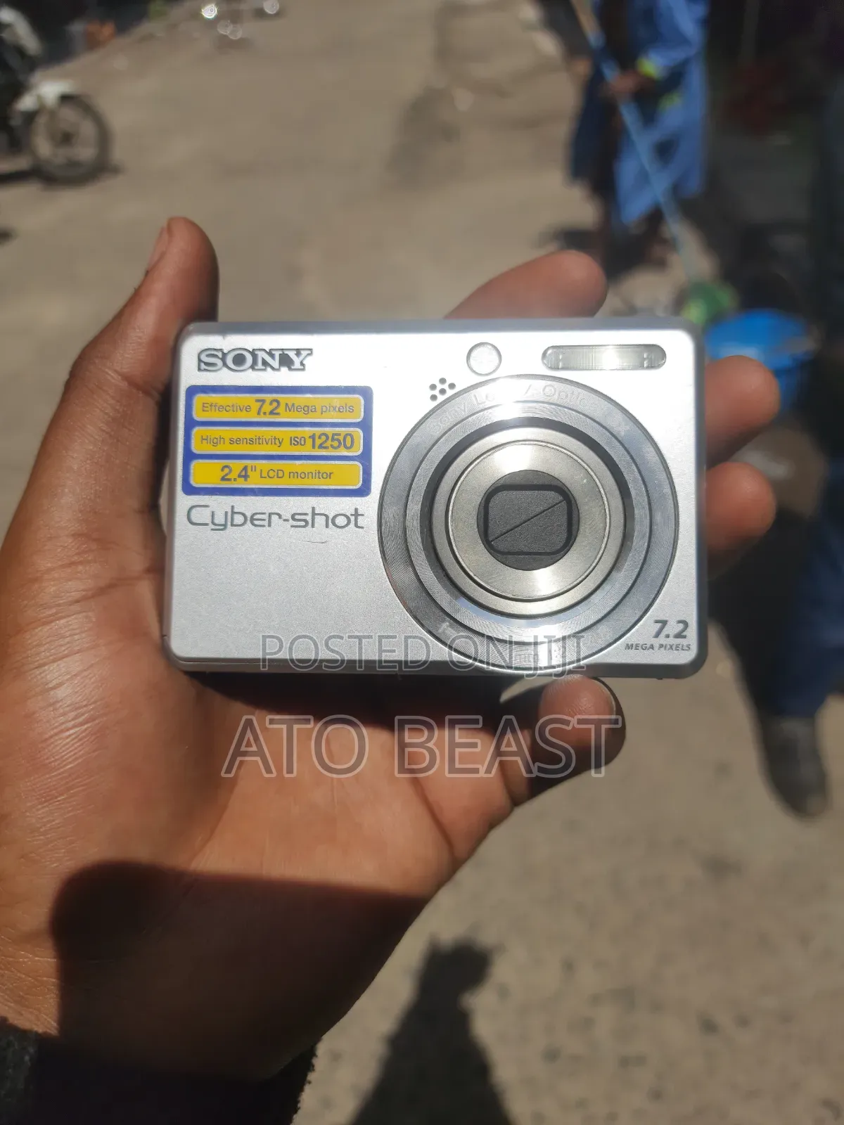 Sony Cyber-Shot DSC-S730 Digital Camera. It Features a 7.2-Megapixel