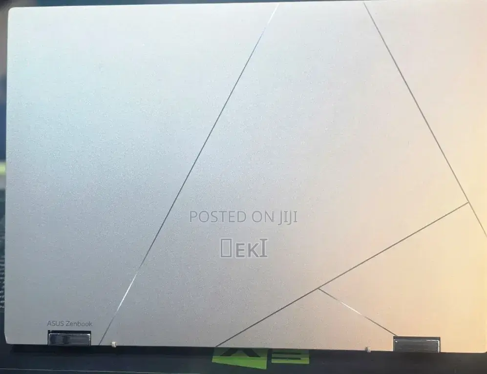 New Laptop Asus ZenBook 13 UX331UN 16GB Intel Core i7 SSD 512GB