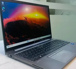 New Laptop HP ZBook Studio G8 32GB Intel Core i7 SSD 512GB