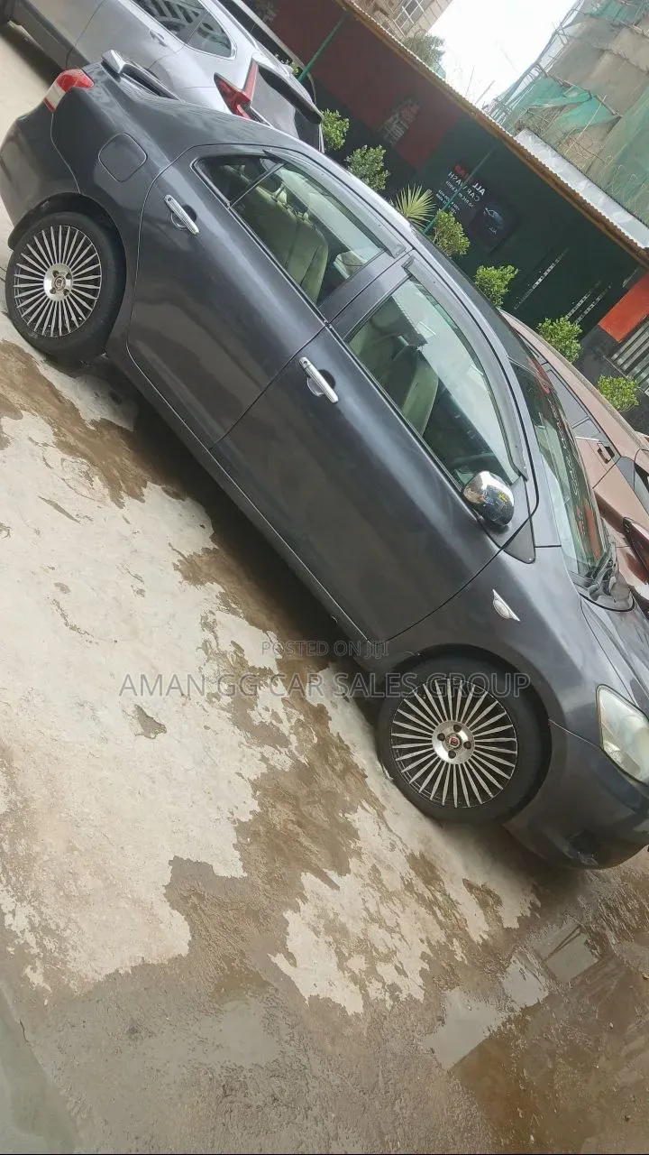 Toyota Yaris 2010 Gray