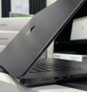 New Laptop Apple MacBook Pro 2023 M3 36GB Apple M3 Max SSD 1T