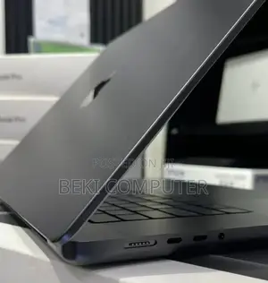 New Laptop Apple MacBook Pro 2023 M3 36GB Apple M3 Max SSD 1T