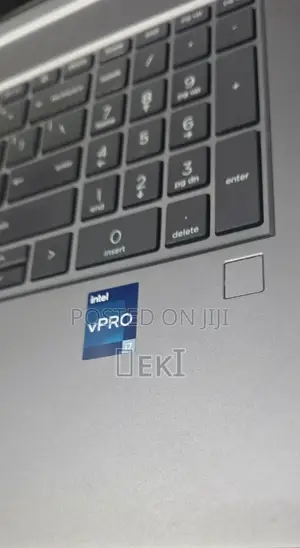 New Laptop HP ZBook Firefly 16 G10 16GB Intel Core i7 SSD 512GB