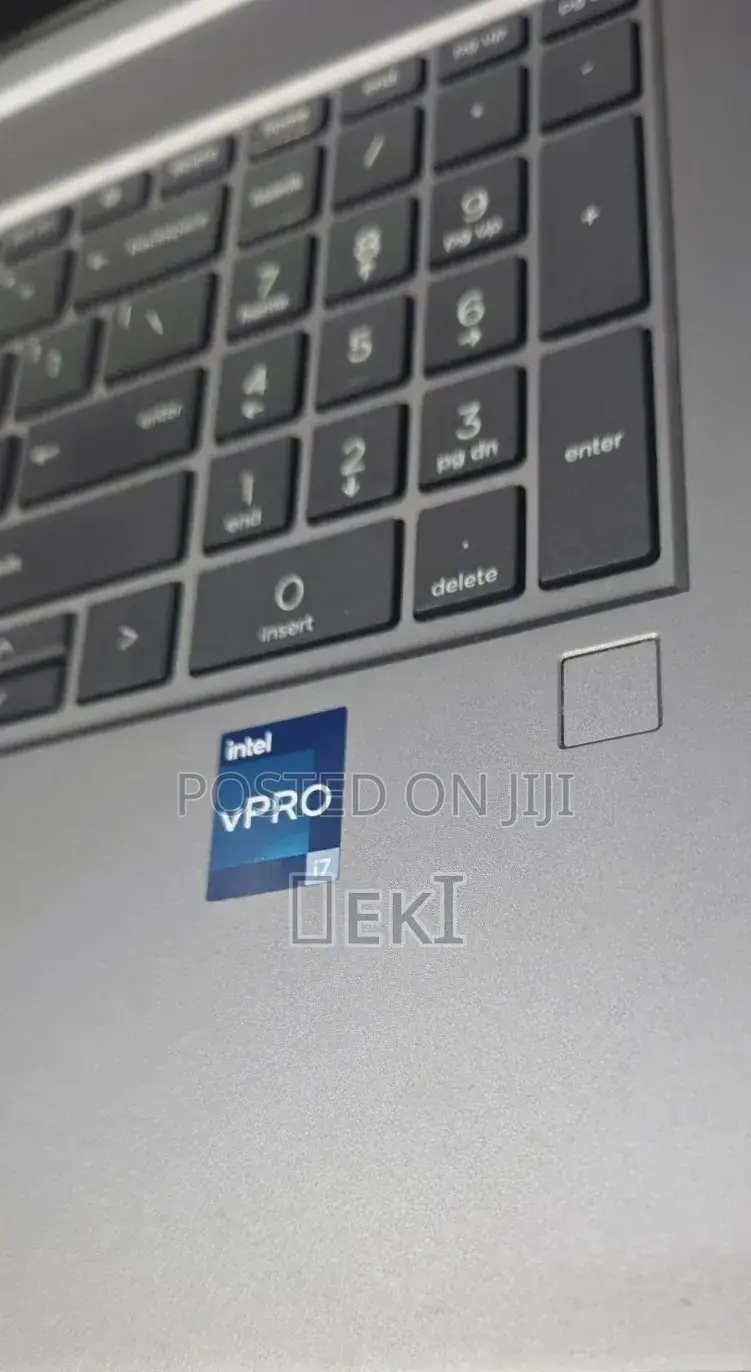 New Laptop HP ZBook Firefly 16 G10 16GB Intel Core i7 SSD 512GB