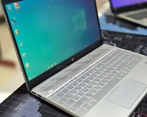 New Laptop HP Pavilion 15 8GB Intel Core i5 SSD 256GB