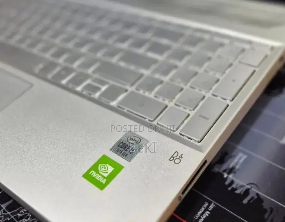 New Laptop HP Pavilion 15 8GB Intel Core i5 SSD 256GB