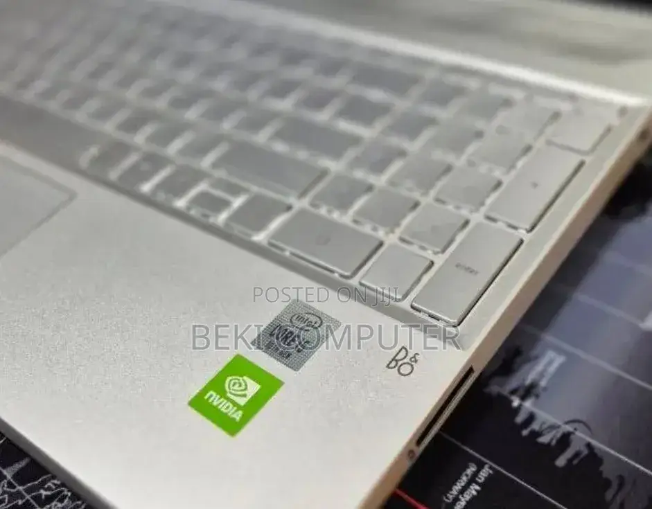 New Laptop HP Pavilion 15 8GB Intel Core i5 SSD 256GB