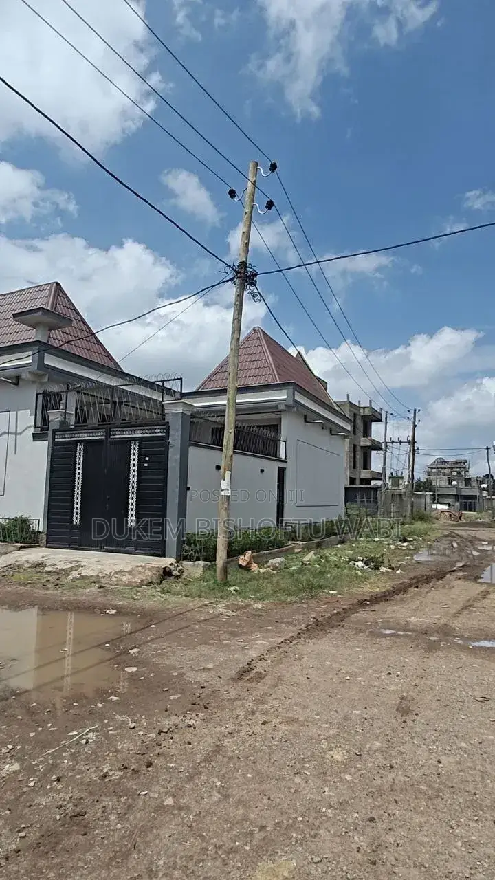 Furnished 8bdrm Villa in Dukem, East Shewa for sale