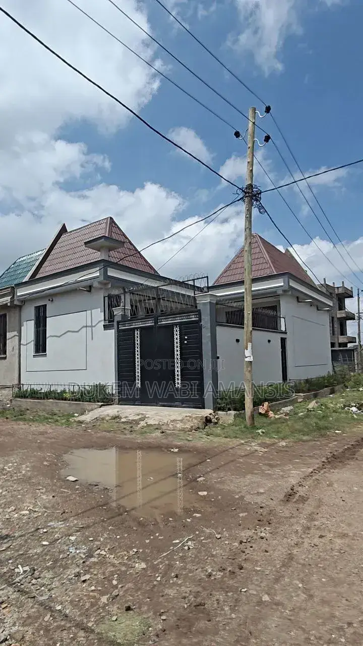 Furnished 8bdrm Villa in Dukem, East Shewa for sale