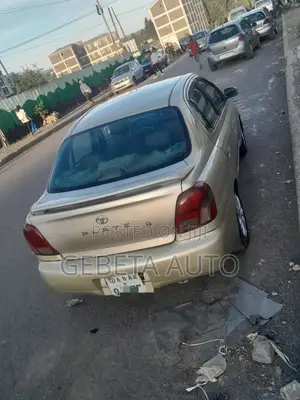 Toyota Platz 2000