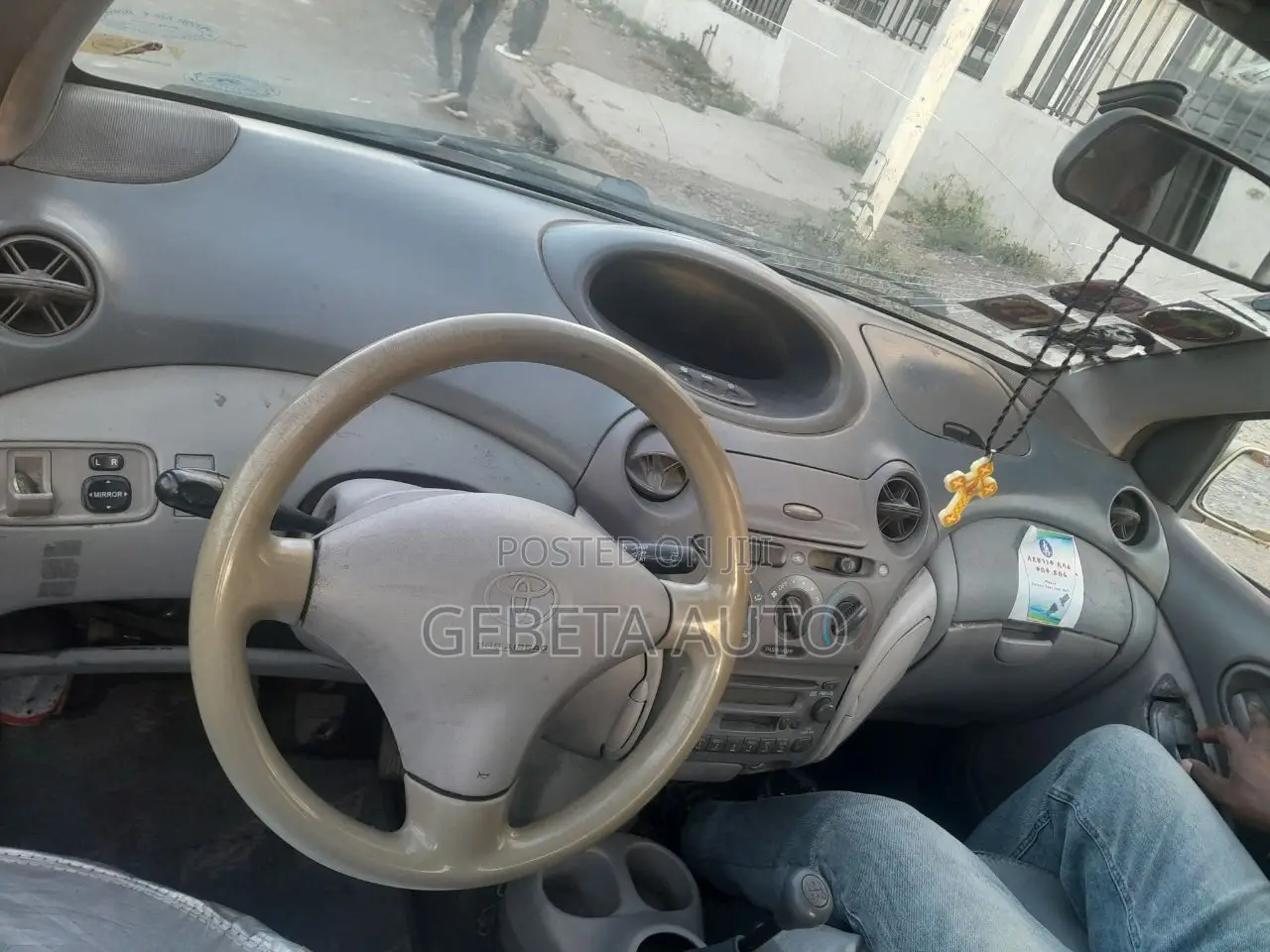 Toyota Platz 2000