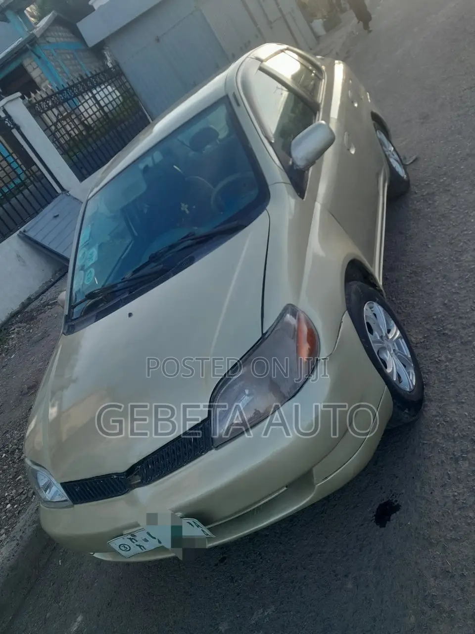 Toyota Platz 2000