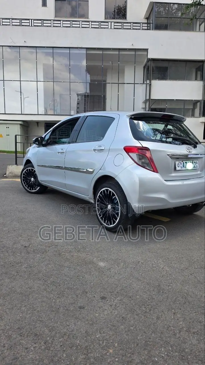 Toyota Yaris 2012