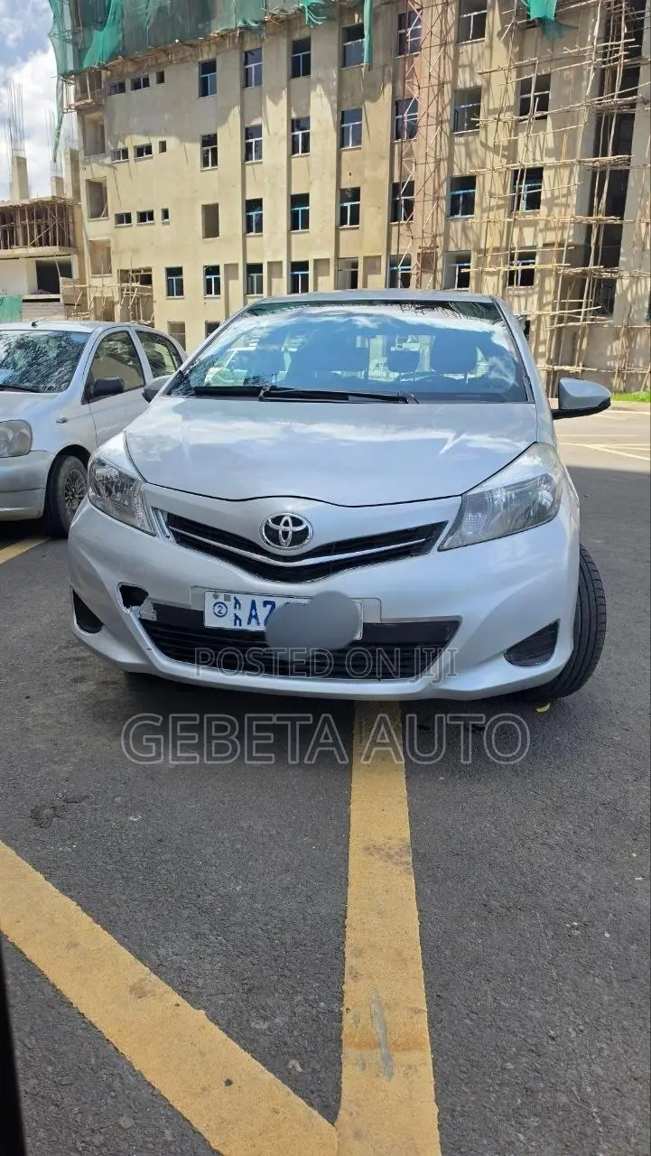 Toyota Yaris 2012