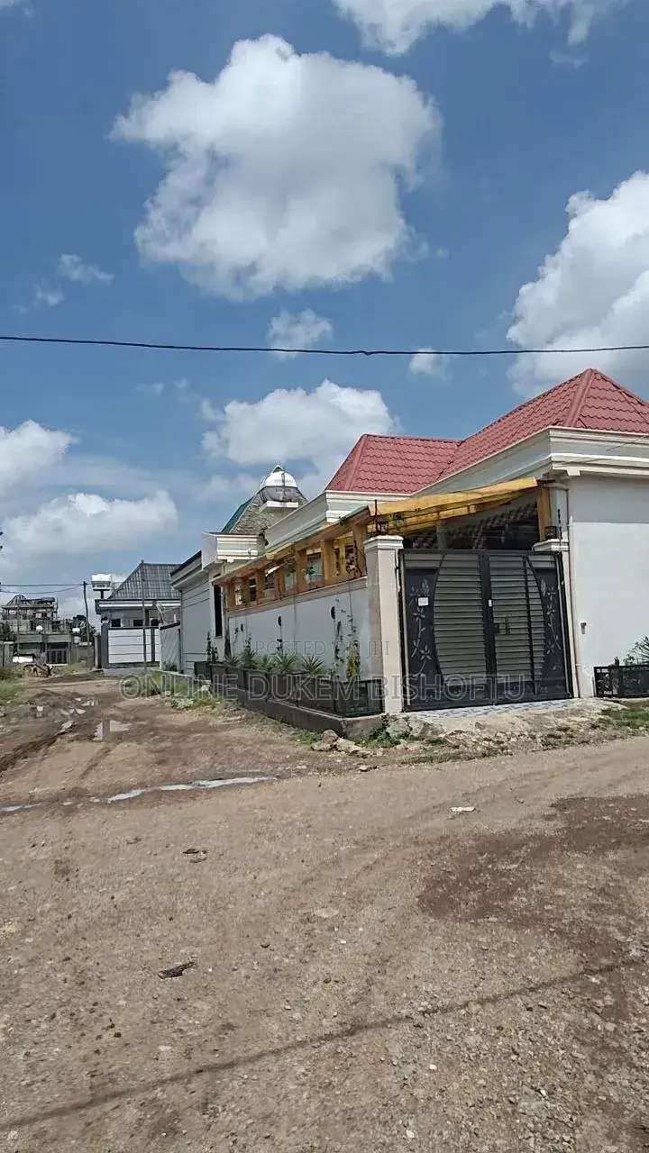 Furnished 7bdrm Villa in Dukem Bishoftu, East Shewa for sale