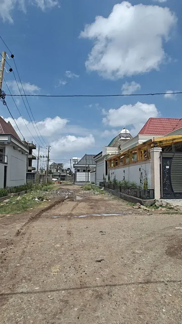 Furnished 7bdrm Villa in Dukem Bishoftu, East Shewa for sale