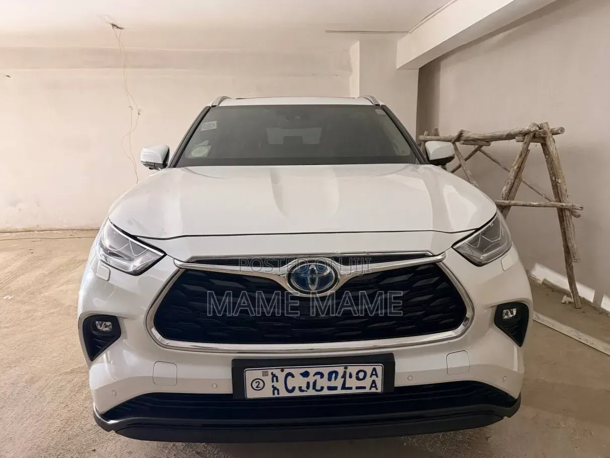 New Toyota Highlander Hybrid 2023 White