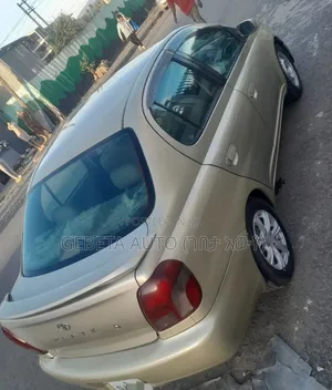 Toyota Platz 2000