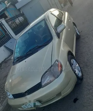Toyota Platz 2000