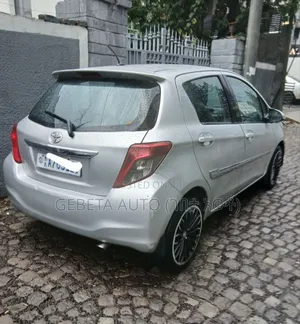 Toyota Yaris 2012