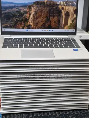 New Laptop HP EliteBook 840 G8 16GB Intel Core i7 SSD 512GB