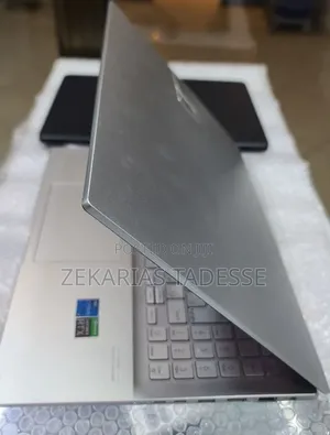 New Laptop Asus VivoBook 15 X505BA 16GB Intel Core i5 SSD 512GB