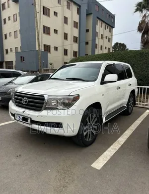 Toyota Land Cruiser 2011 White