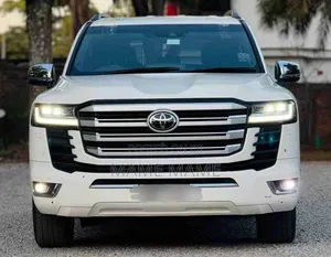 Toyota Land Cruiser 2022 White