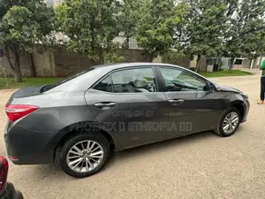 Toyota Corolla 2016 Gray