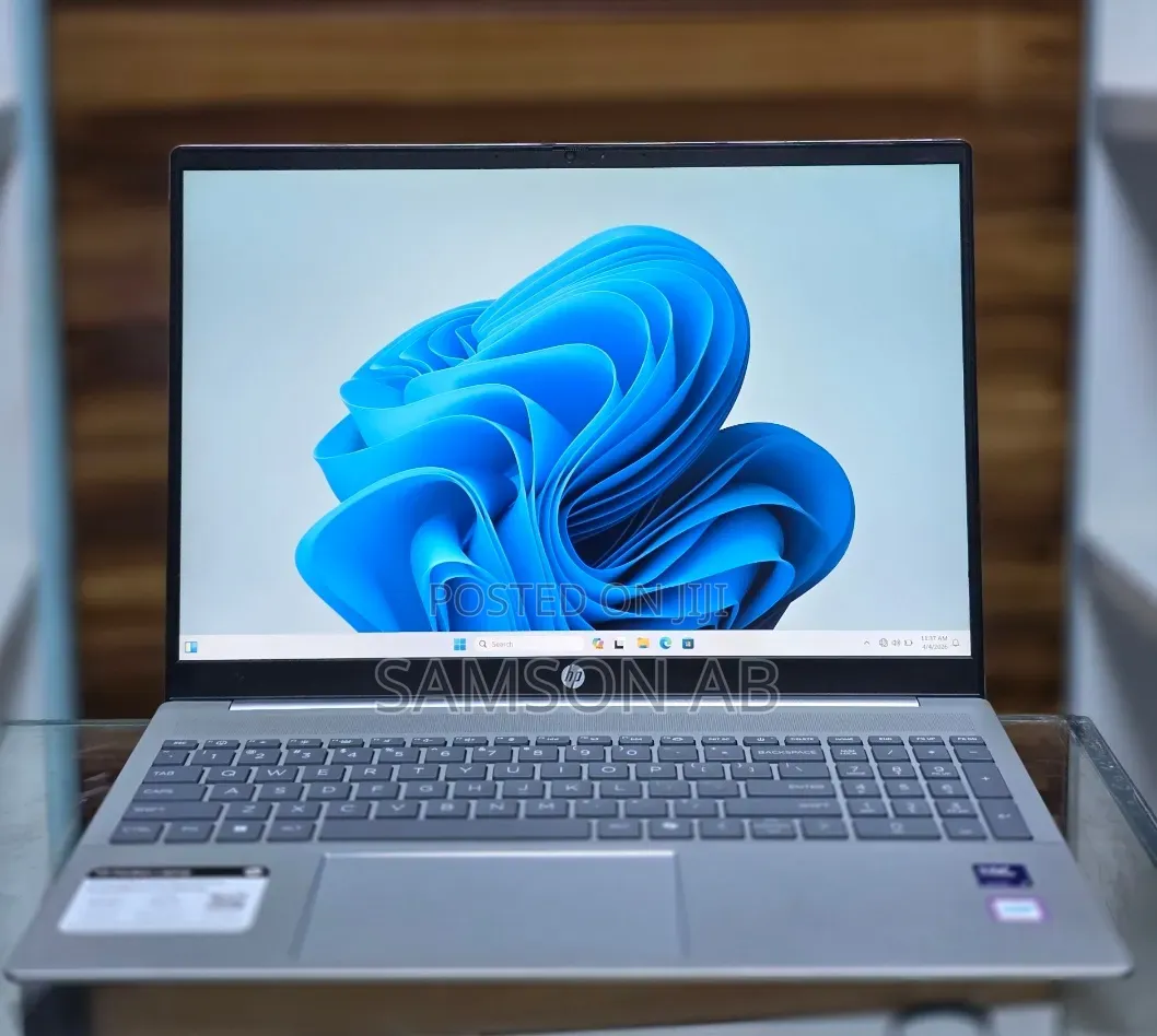 New Laptop HP Pavilion 15 8GB Intel Core Ultra 5 SSD 512GB
