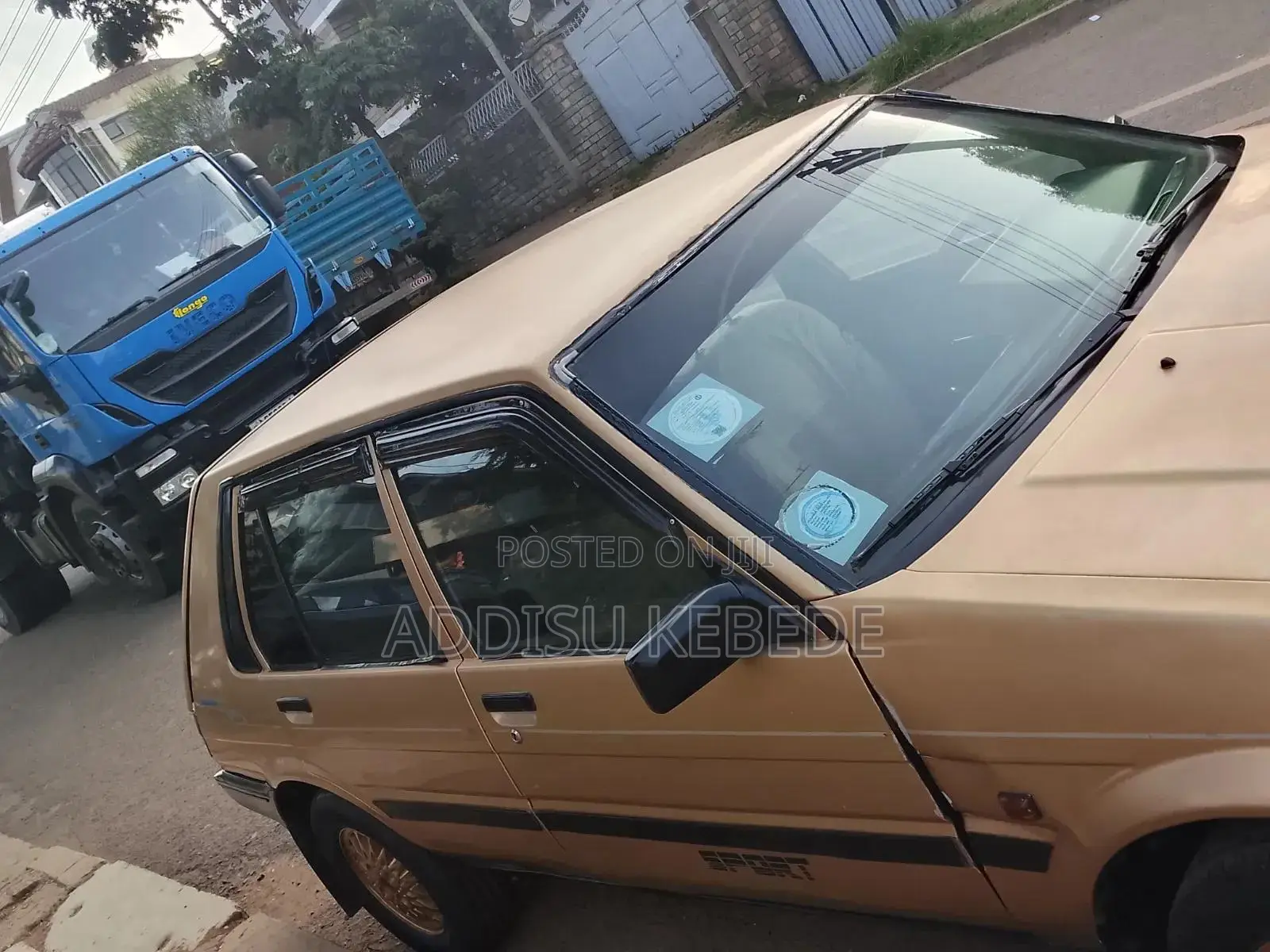 Toyota Corolla 1984 Gold