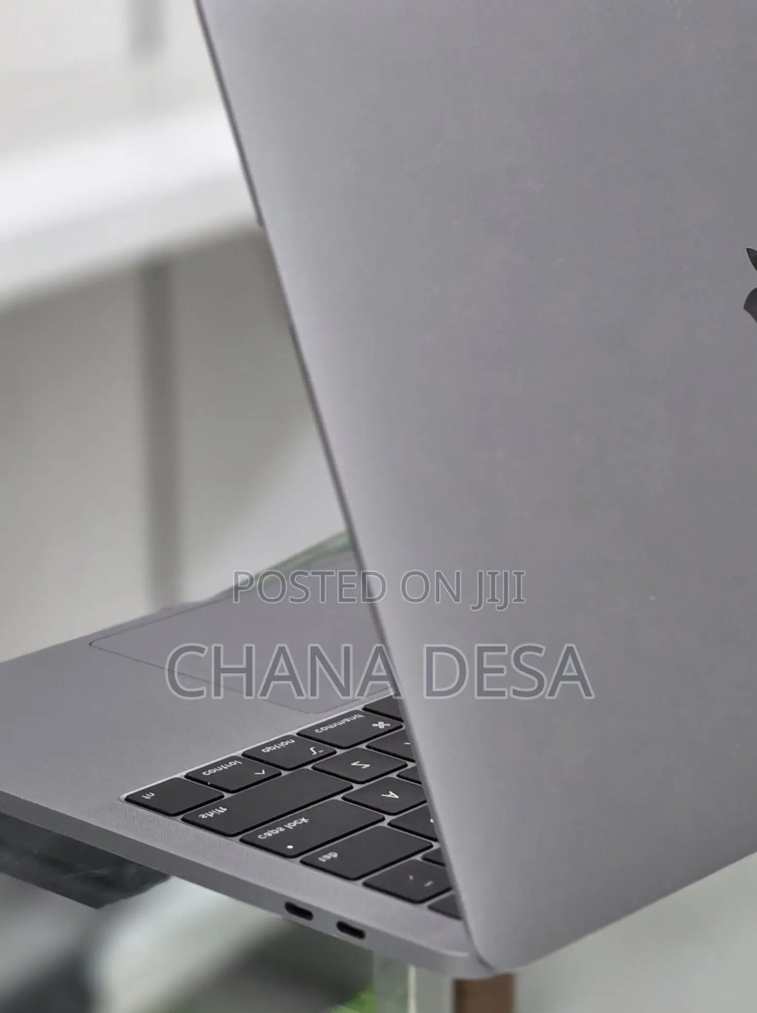 New Laptop Apple MacBook Pro 2019 16GB Intel Core i7 SSD 256GB
