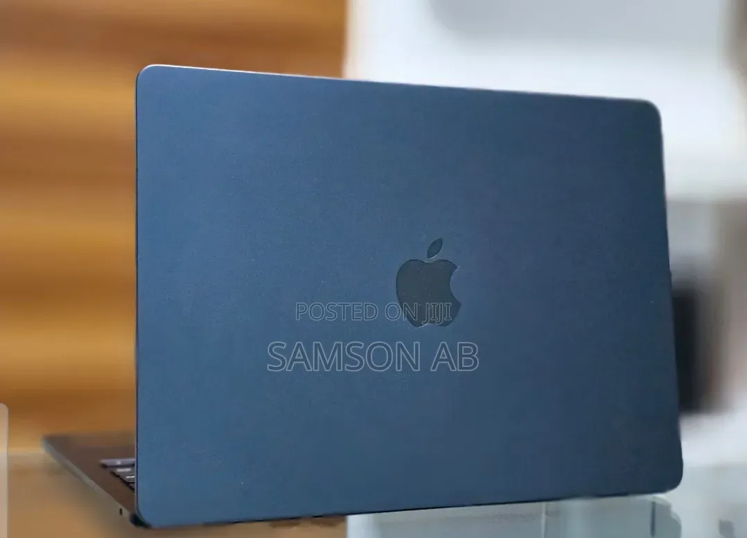 New Laptop Apple MacBook Air 2025 M4 16GB Apple M4 SSD 256GB