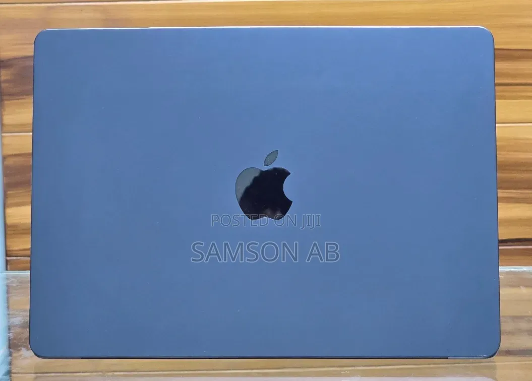 New Laptop Apple MacBook Air 2025 M4 16GB Apple M4 SSD 256GB