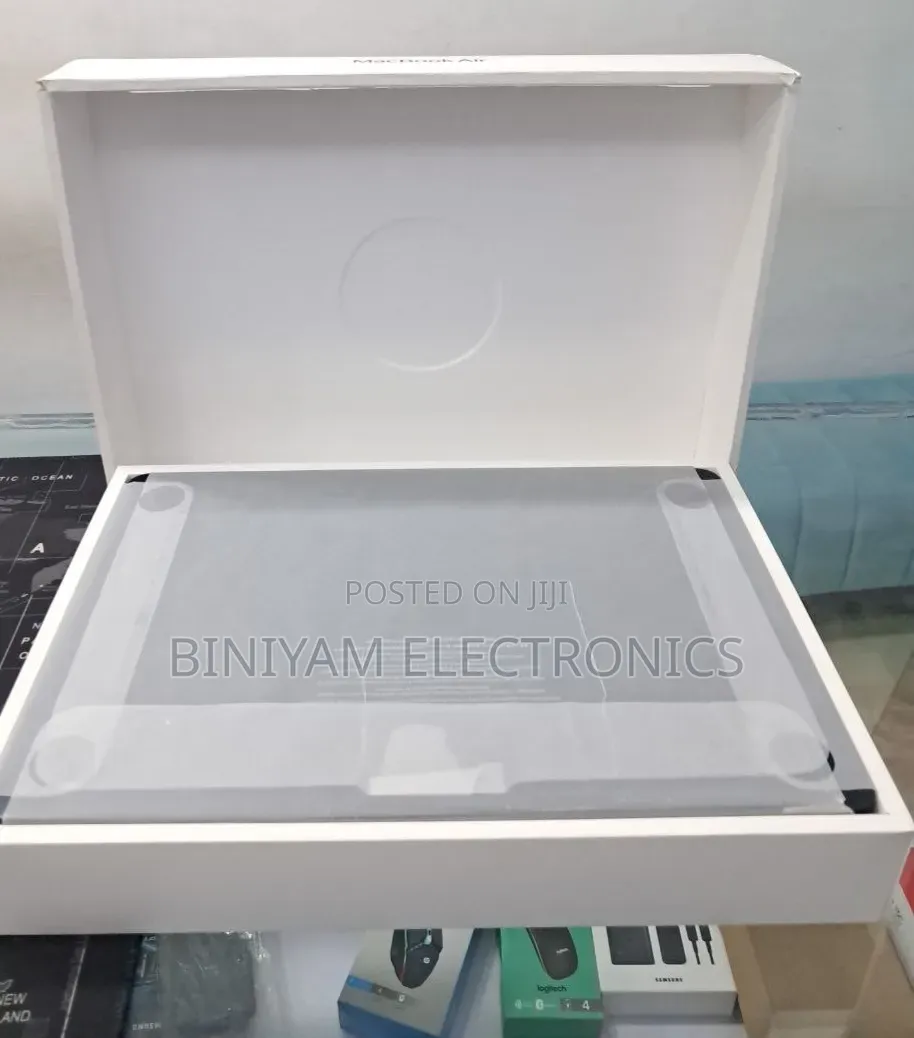 New Laptop Apple MacBook Air 2026 M5 16GB Apple M5 SSD 512GB